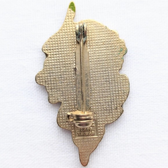 Vintage 80s Enamel Pin Meadow Morn Herself the Elf AGC Lang - Picture 4 of 6